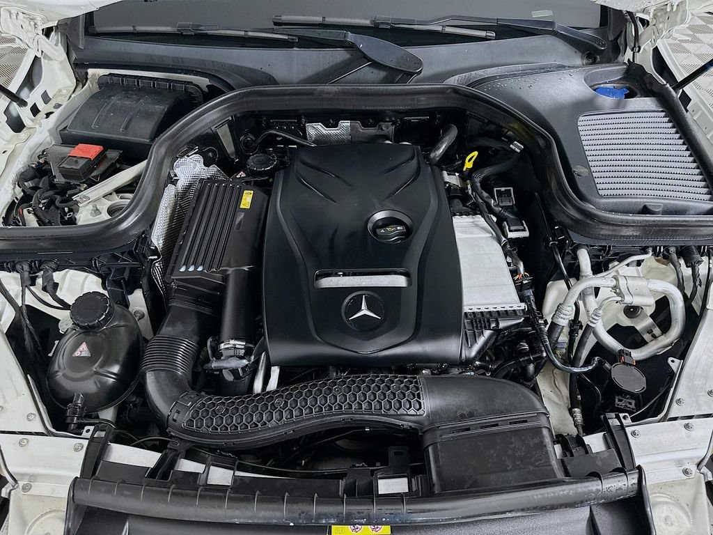 Used 2017 White Mercedes-Benz GLC 300 image 31