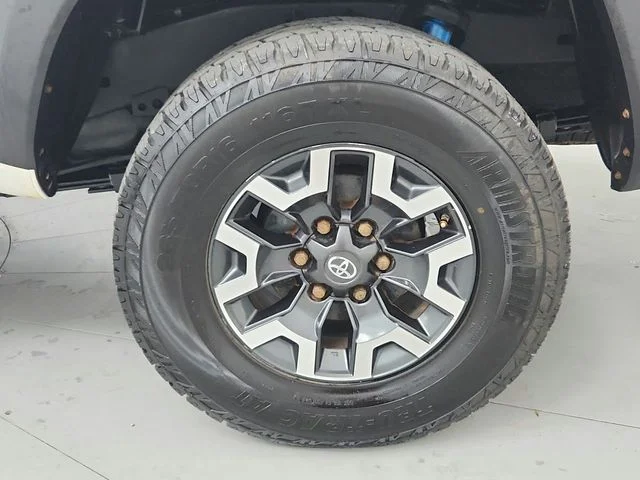 Used 2017 White Toyota TRD Off-Road image 38
