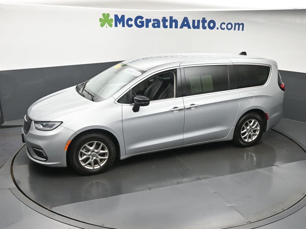 Used 2024 Silver Chrysler Touring L image 23