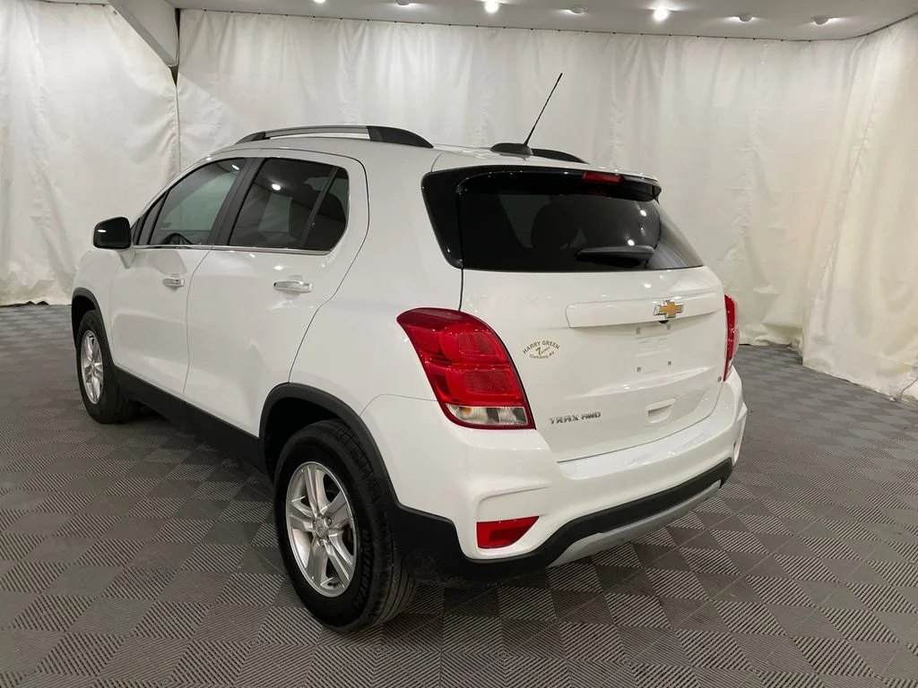 Used 2019 Summit White Chevrolet LT image 8