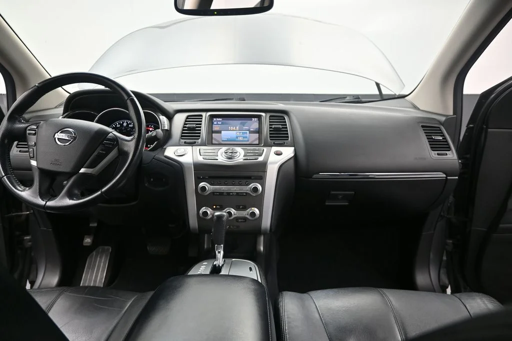 Used 2013 Gray Nissan SL image 30