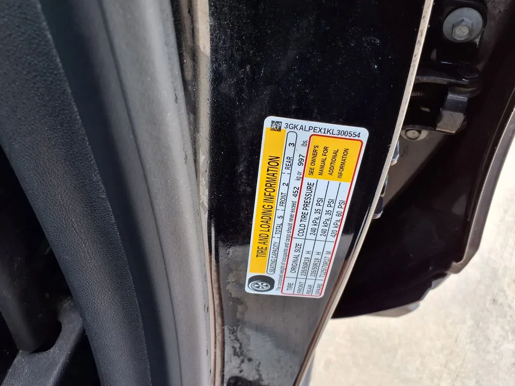 Used 2019 Black GMC SLT image 32
