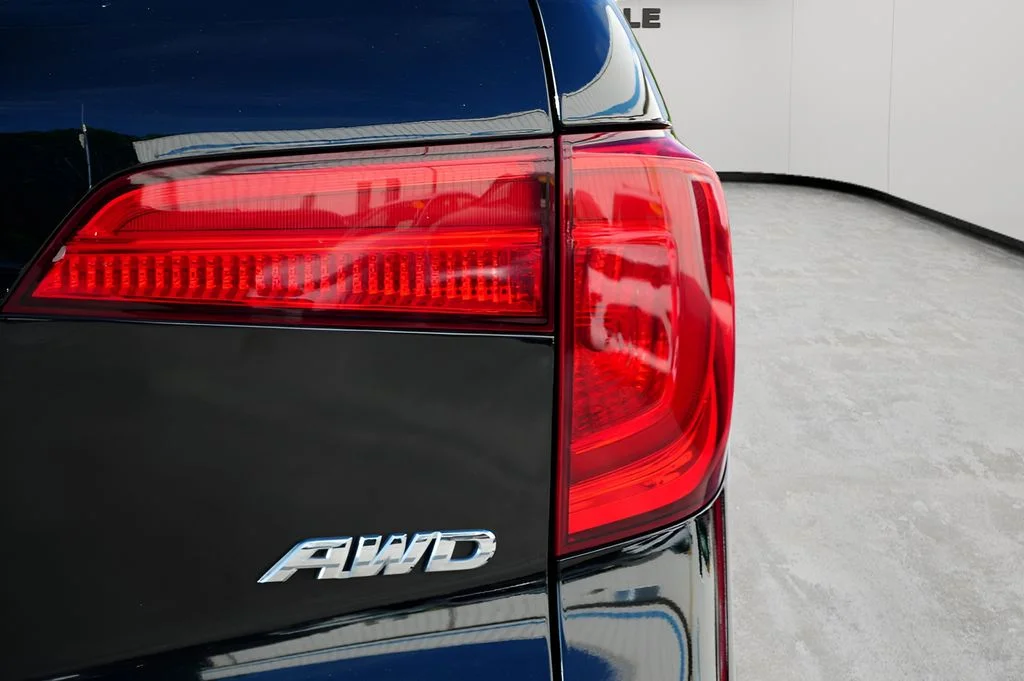 Used 2016 Black Honda EX-L image 7