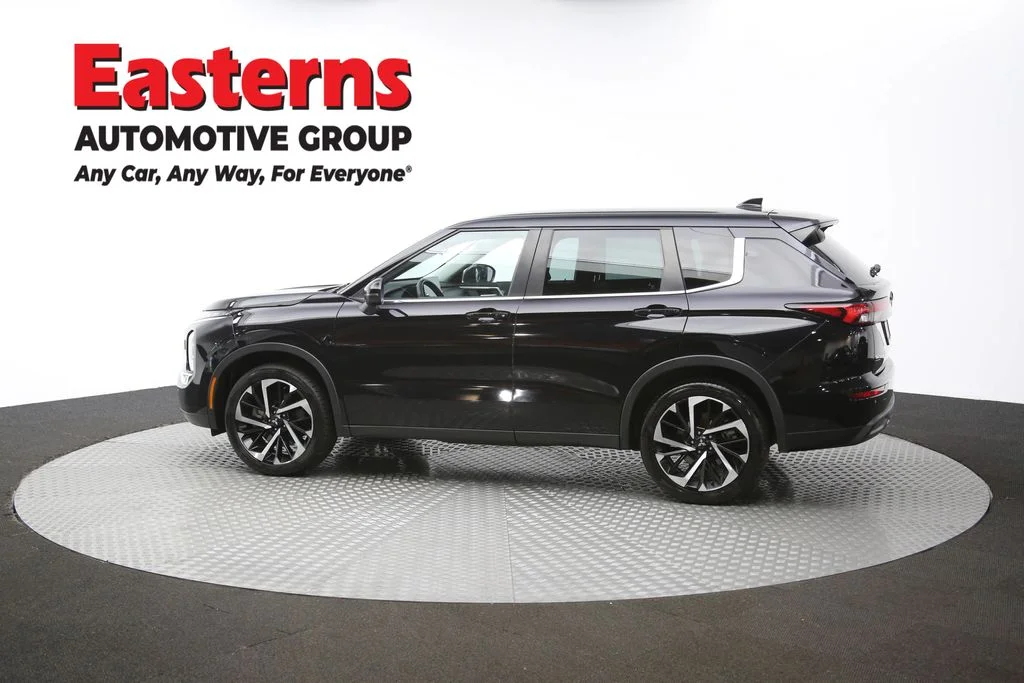 Used 2023 Black Mitsubishi SE image 60