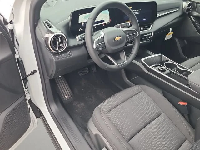 New 2027 Summit White Chevrolet LT image 20
