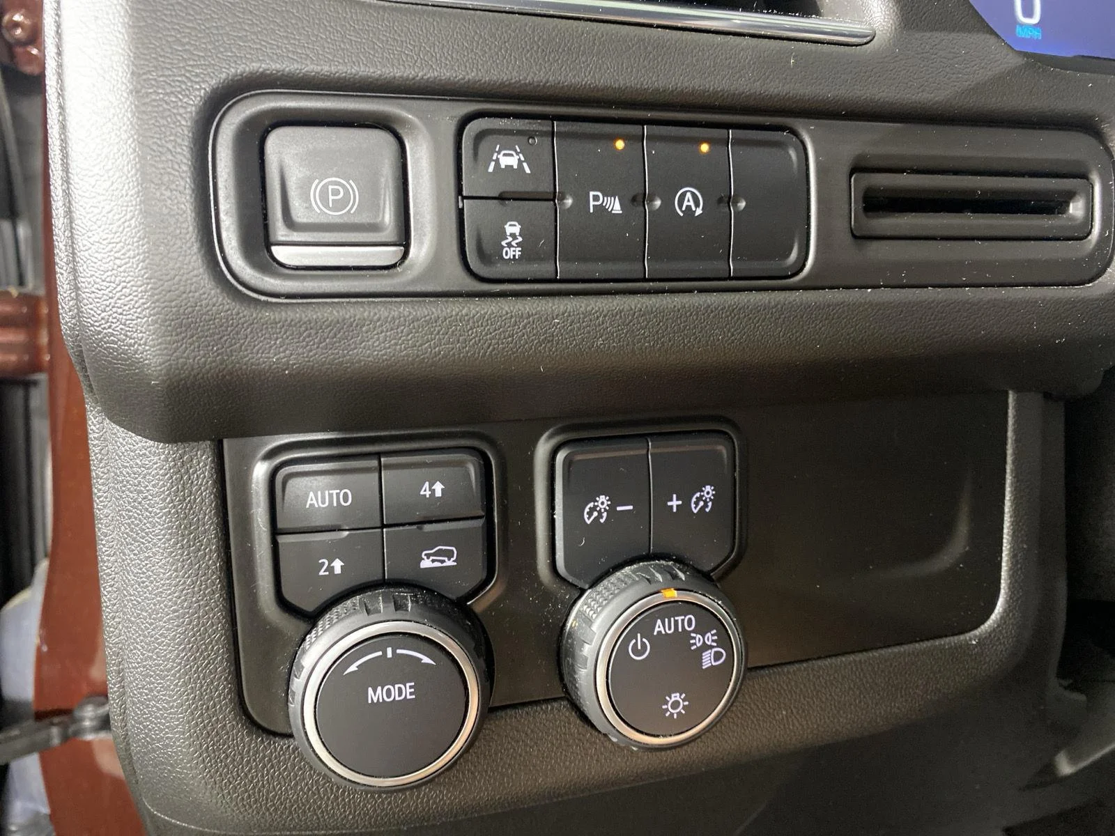 Used 2023 Auburn Metallic Chevrolet LT image 13