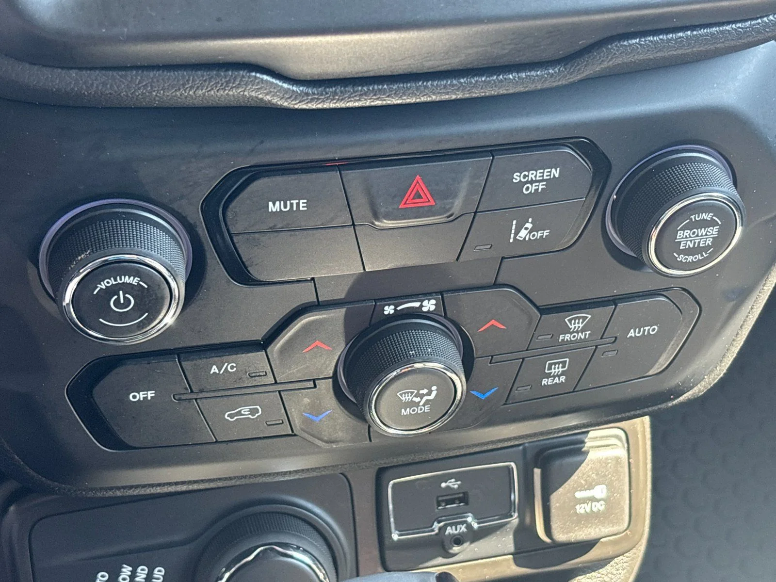 Used 2023 Black Clearcoat Jeep Limited image 21