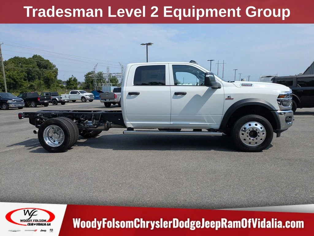 New 2026 Bright White Clear-Coat Exterior Paint RAM Tradesman image 4