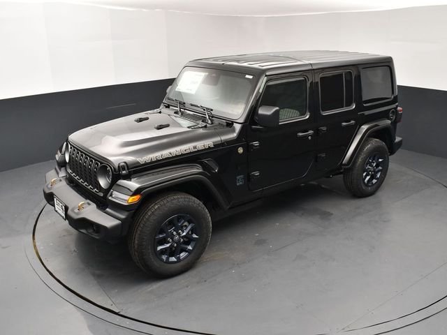 New 2026 Black Clear-Coat Exterior Paint Jeep 85th Anniversary Edition image 15