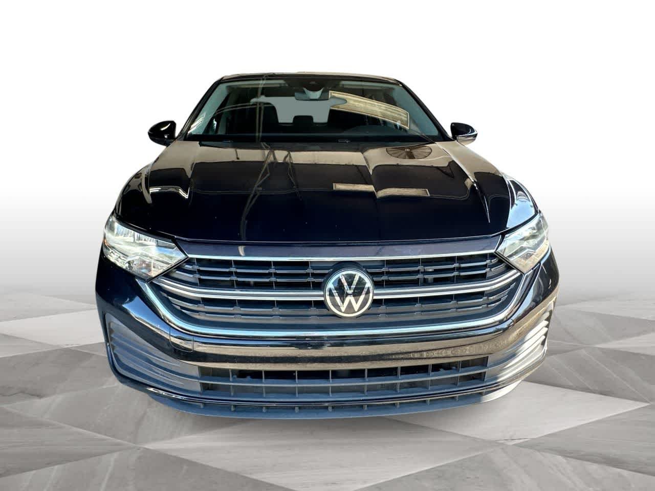 Used 2022 Deep Black Pearl Volkswagen SE image 3