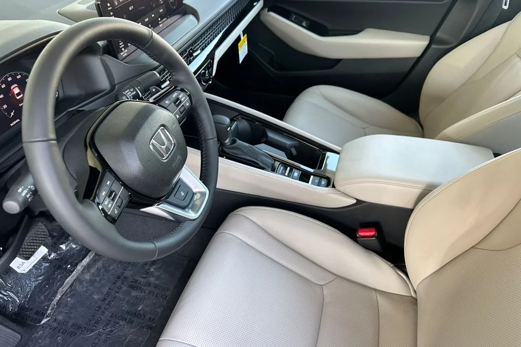 New 2026 Urban Gray Pearl Honda Touring image 10