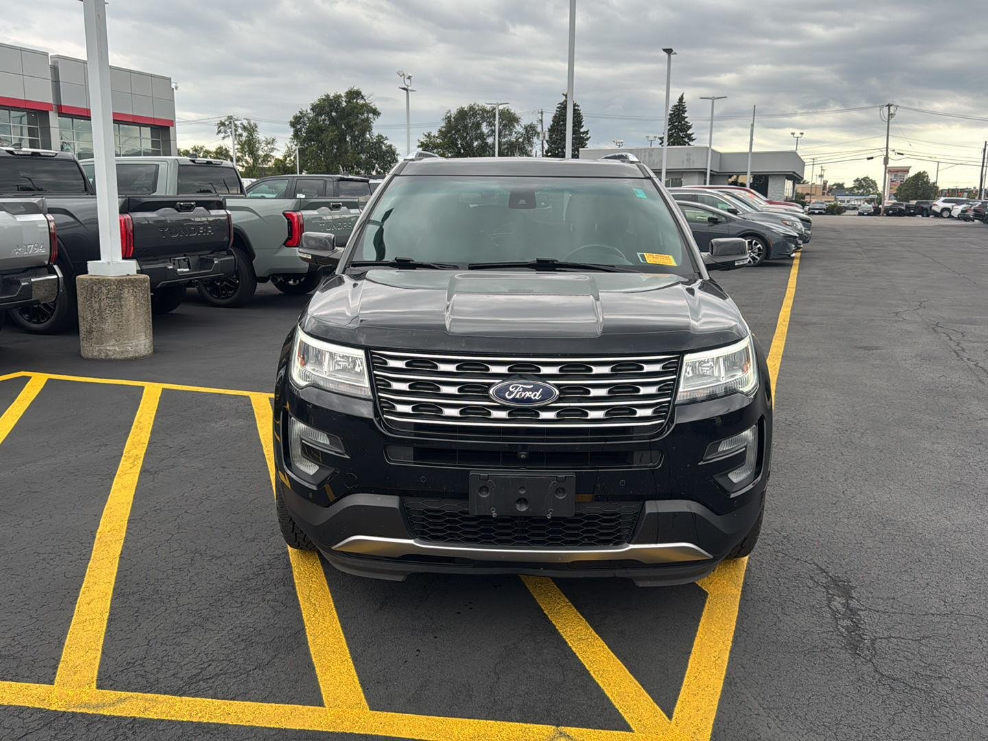 Used 2017 Shadow Black Ford Limited image 2