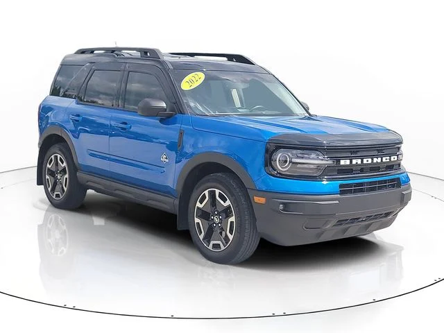 Used 2022 Blue Ford Outer Banks image 3