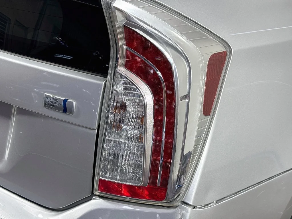 Used 2014 Silver Toyota Three image 30
