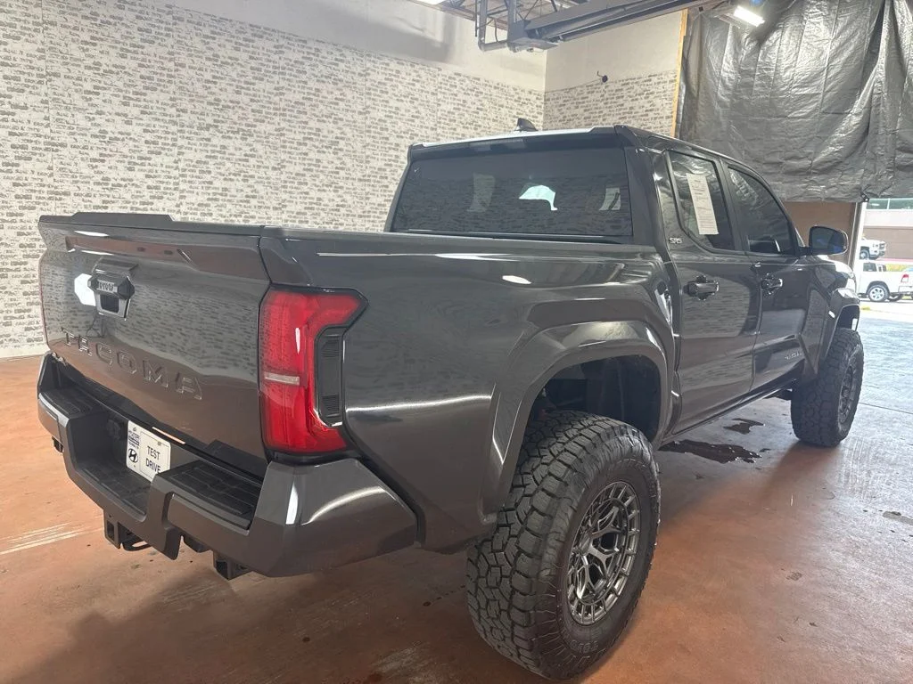 Used 2025 Underground Toyota SR5 image 7