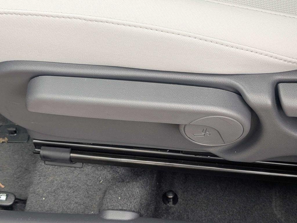 New 2027 Orange Hyundai SE FWD image 20