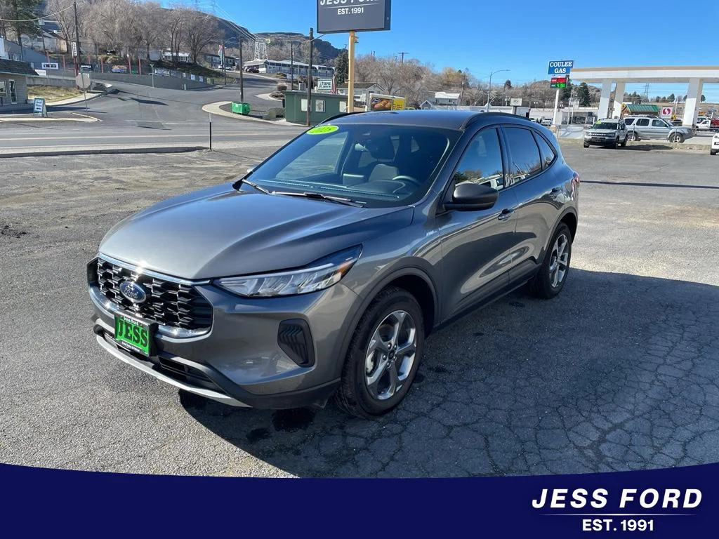 2025 Ford Escape ST-Line AWD's photo