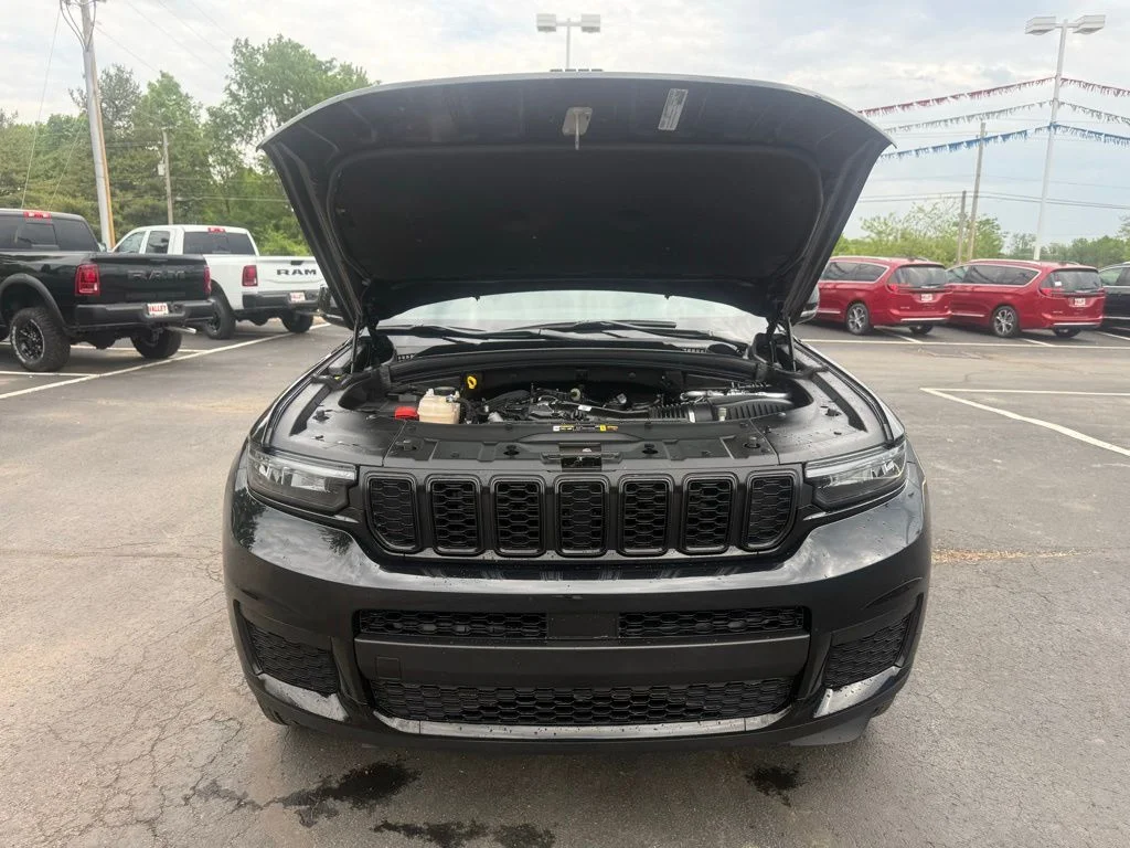 Used 2024 Black Jeep Altitude X image 64