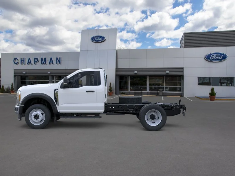 New 2026 Oxford White Ford F-550® XL image 3
