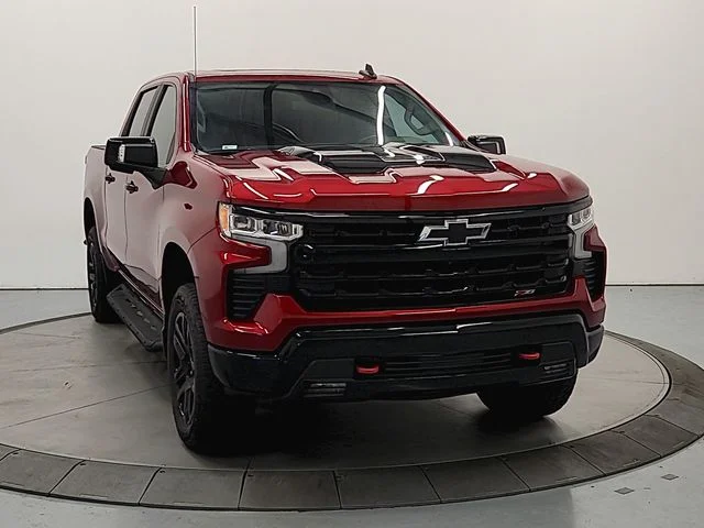 Used 2025 Red Chevrolet LT Trail Boss image 3