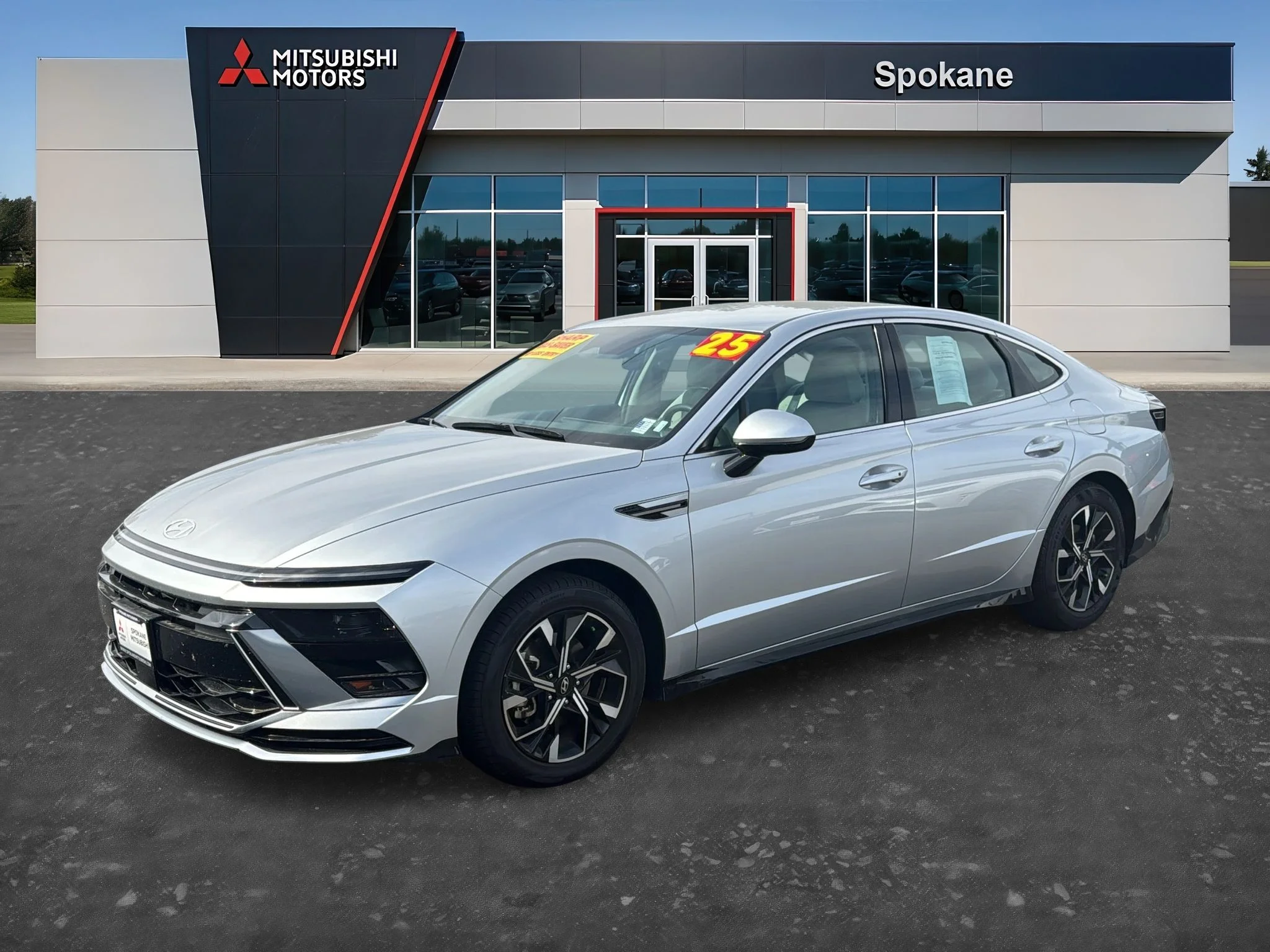 Used 2025 Aero Silver Hyundai SEL image 3