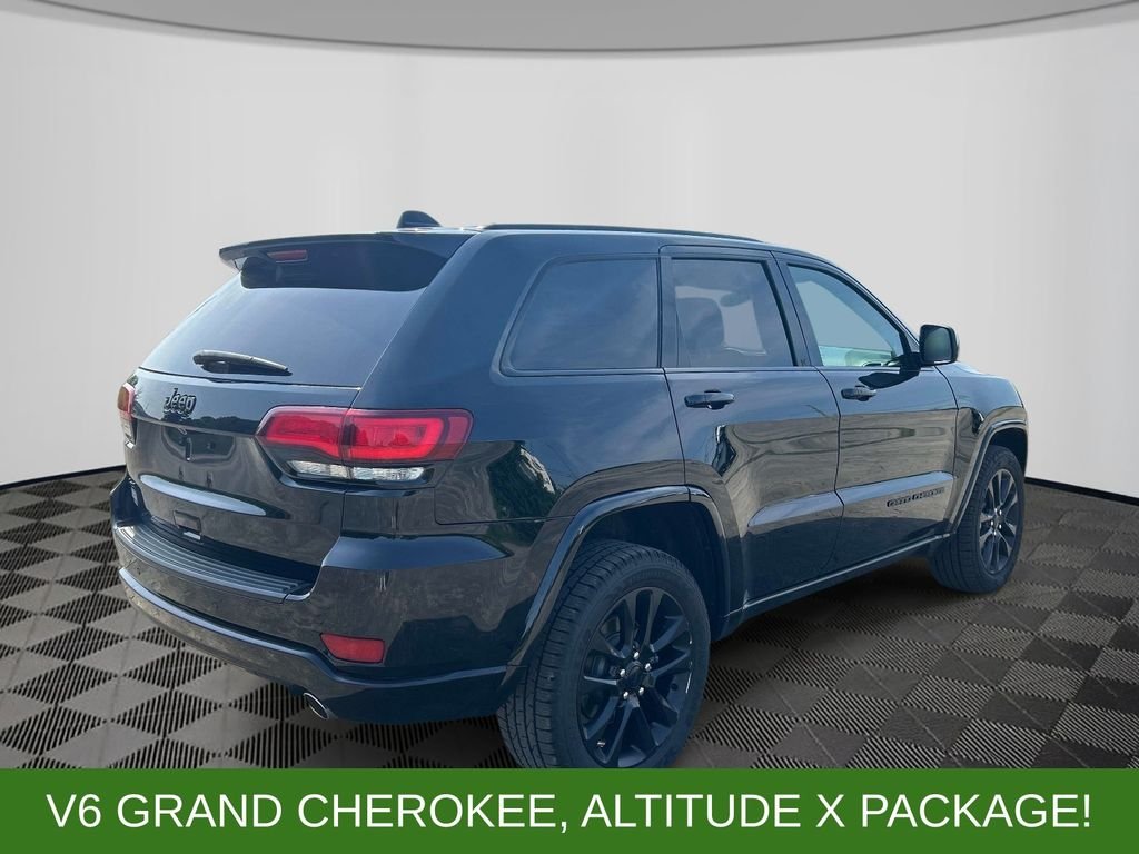 Used 2021 Black Jeep Laredo X image 5