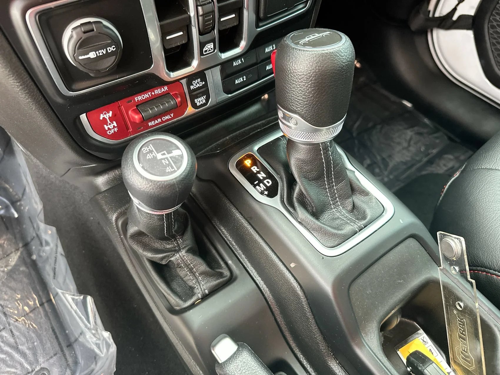 Used 2024 Bright White Clearcoat Jeep Rubicon image 19