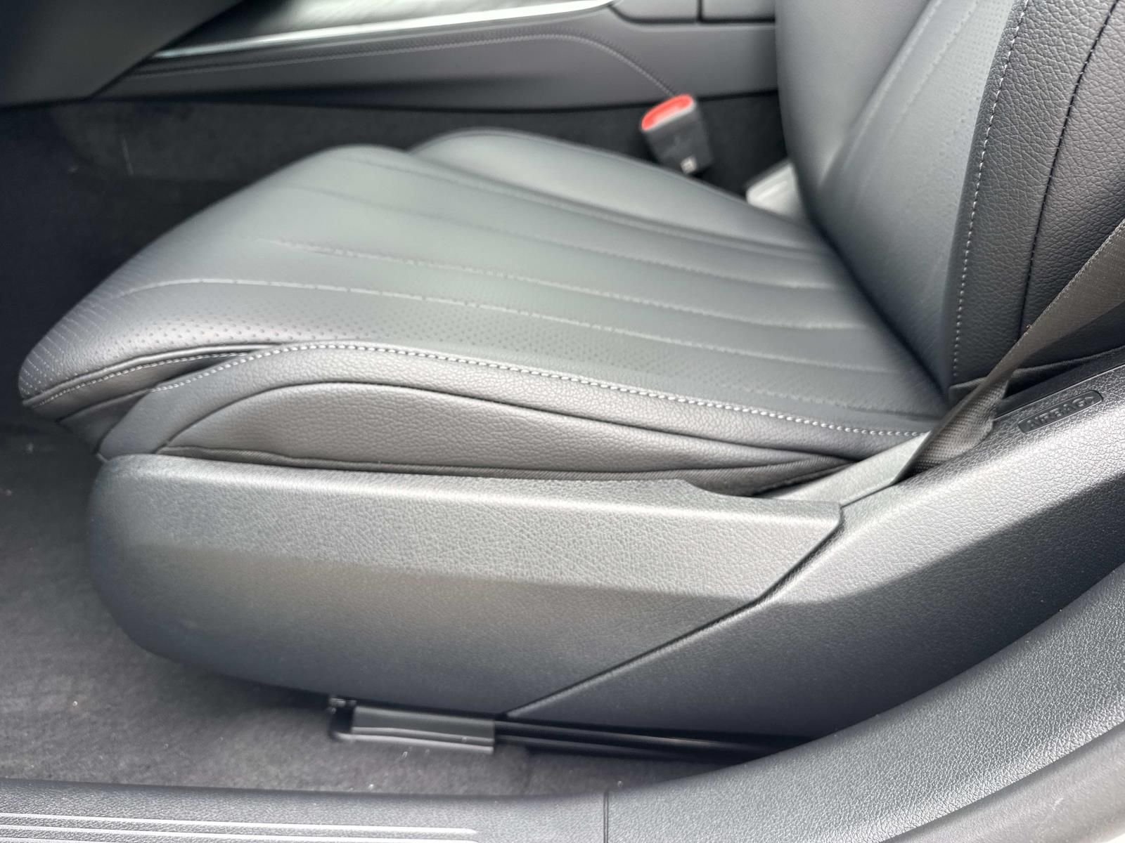2026 Mercedes-Benz E-Class E350 - Photo 9