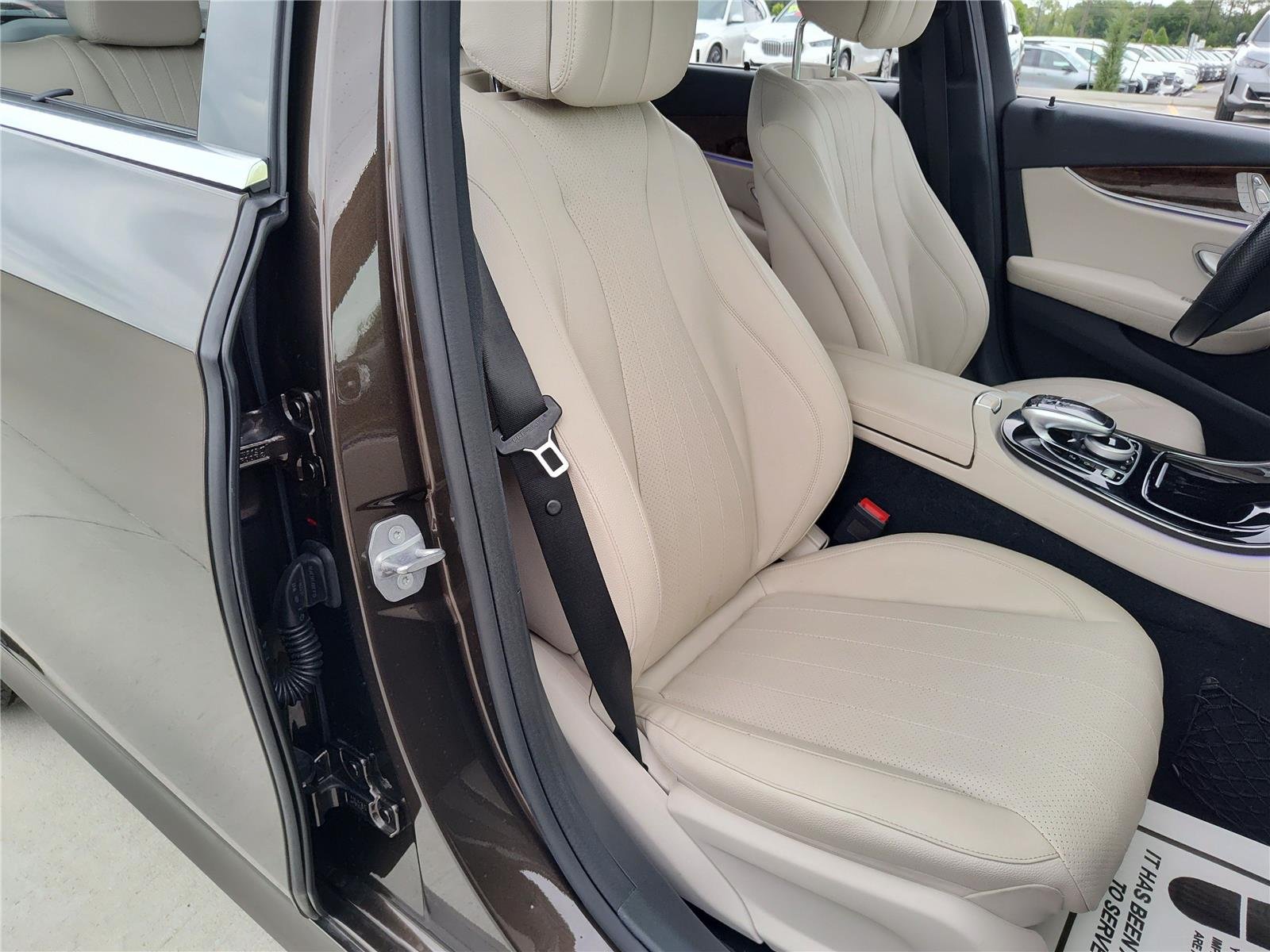 Used 2017 Dakota Brown Metallic Mercedes-Benz E 400 Sport image 23