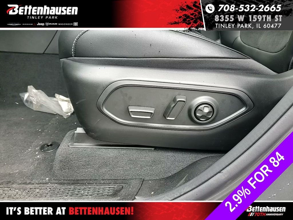 New 2026 Baltic Gray Metallic Clear-Coat Exterior Paint Jeep Altitude image 14