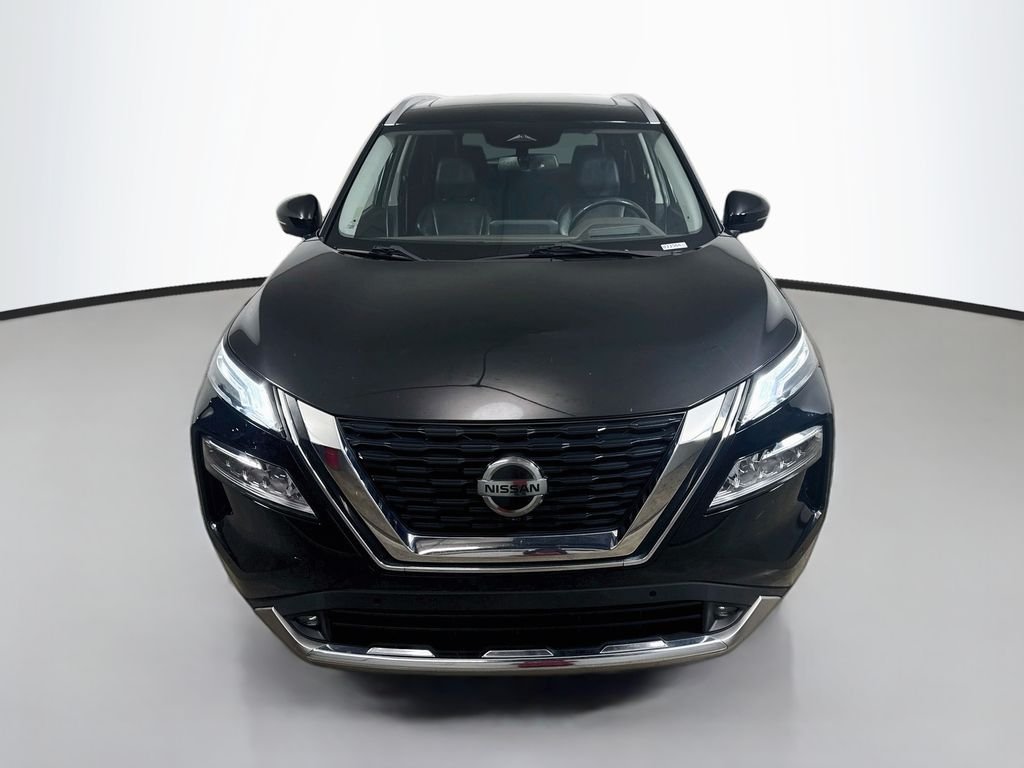 Used 2021 Super Black Nissan Platinum image 2