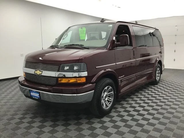 Used 2023 Red Chevrolet Explorer Limited SE image 13