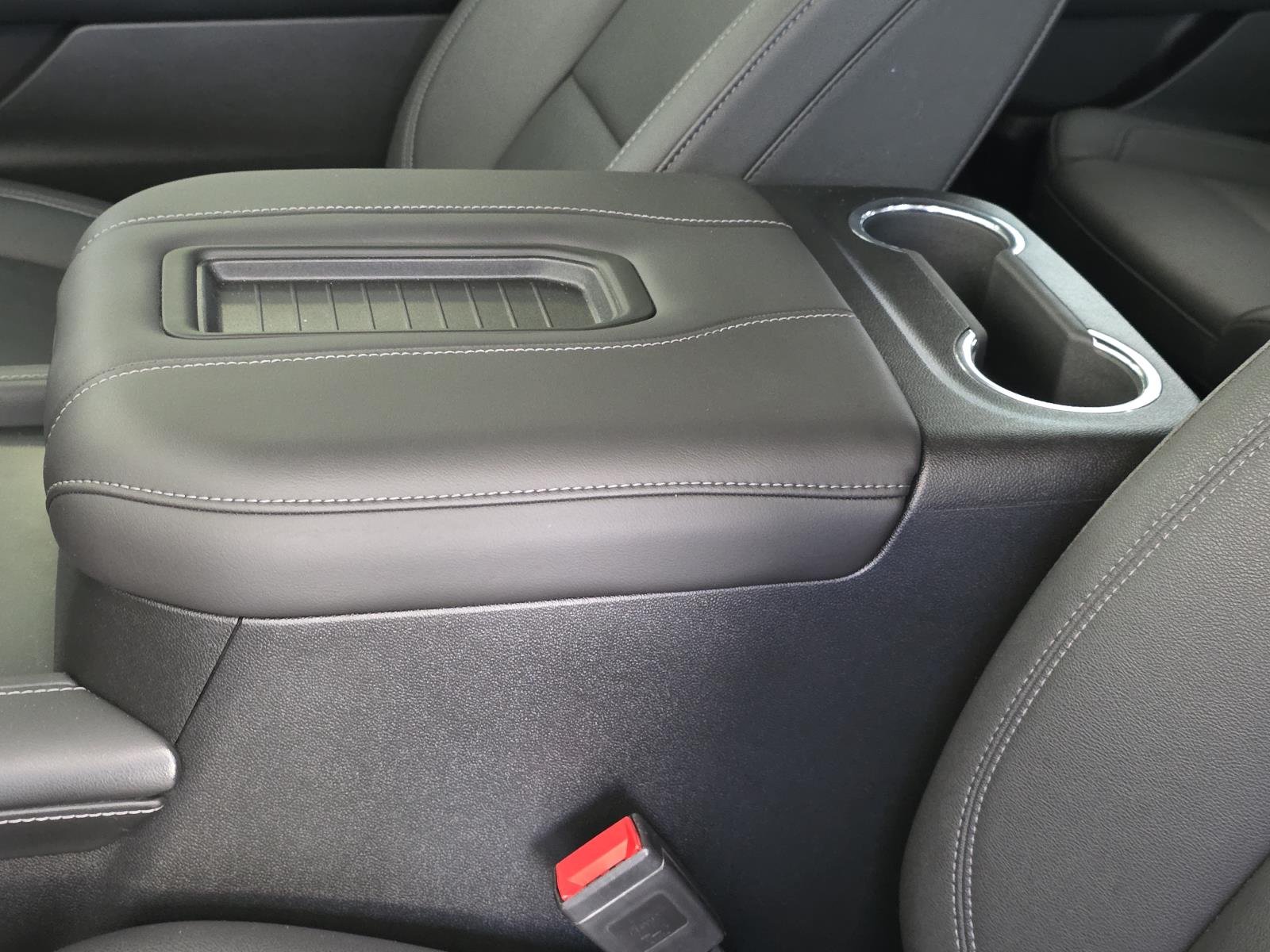 2022 Chevrolet Tahoe Z71 - Photo 8