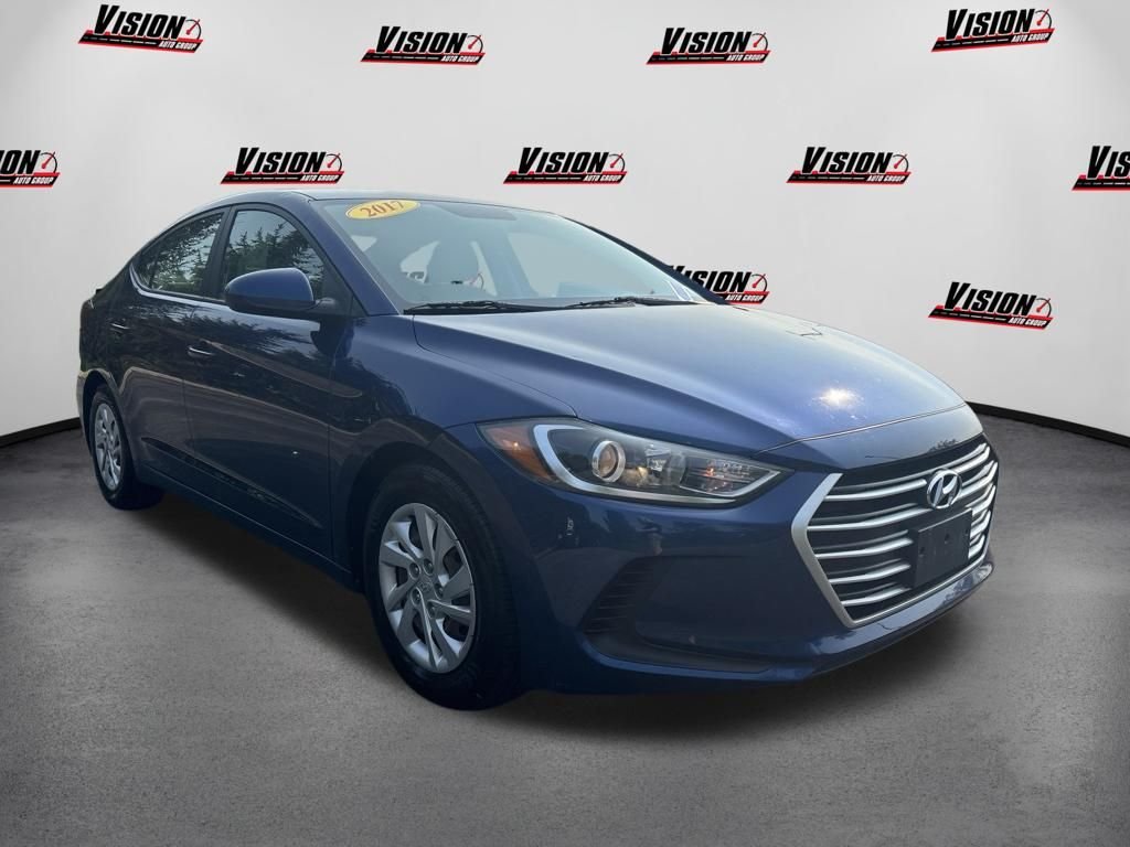 Used 2017 Blue Hyundai SE image 3