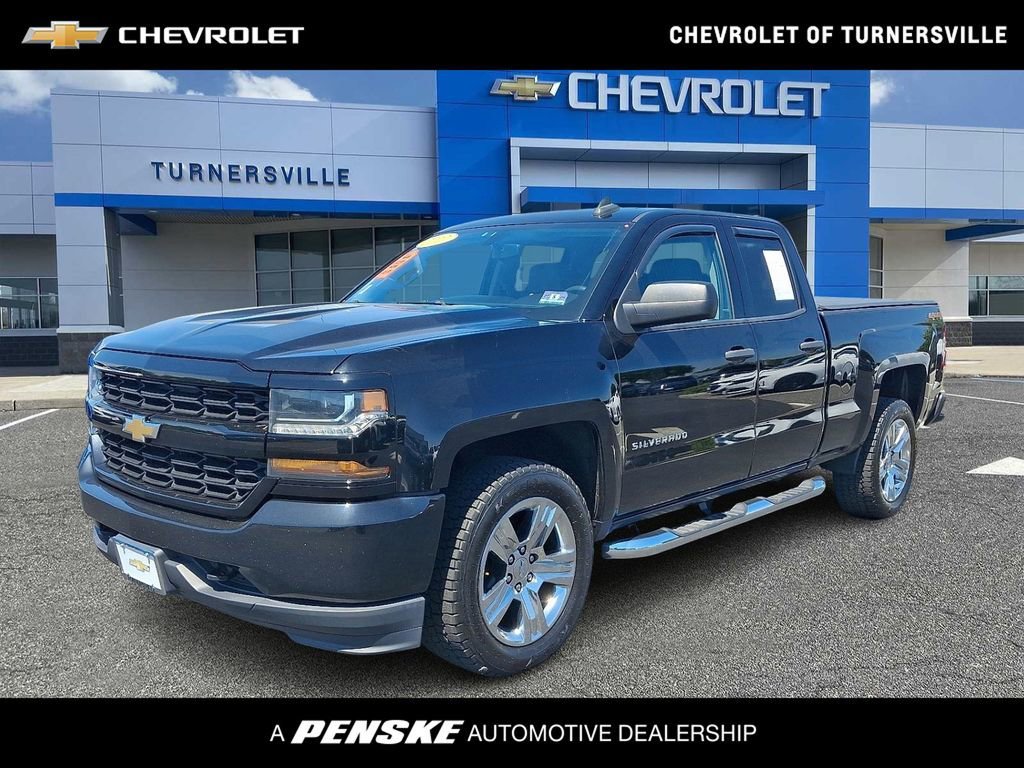 2017 Chevrolet Silverado 1500 Custom 4X4 Double Cab Std Box's photo