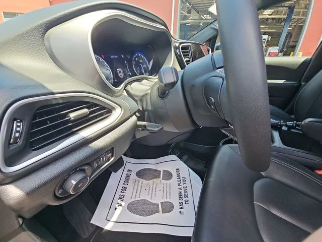 Used 2025 Black Chrysler Select image 11