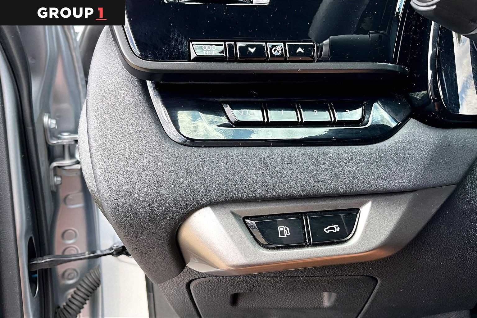 Used 2023 Iridium Lexus F SPORT Handling image 34