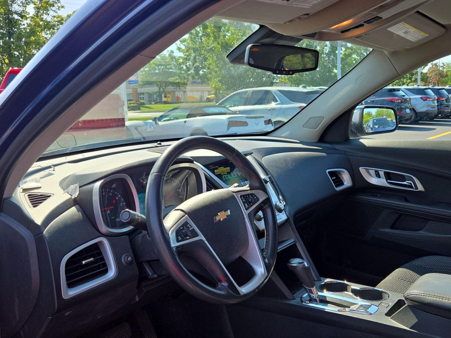 Used 2016 Patriot Blue Metallic Chevrolet LT image 3