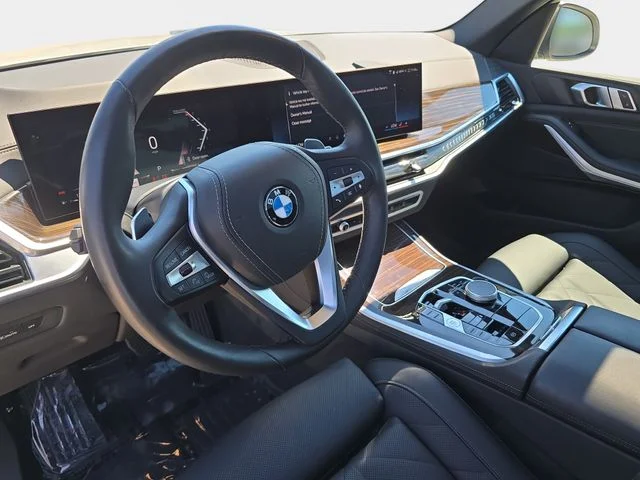 Used 2024 White BMW xDrive40i image 19