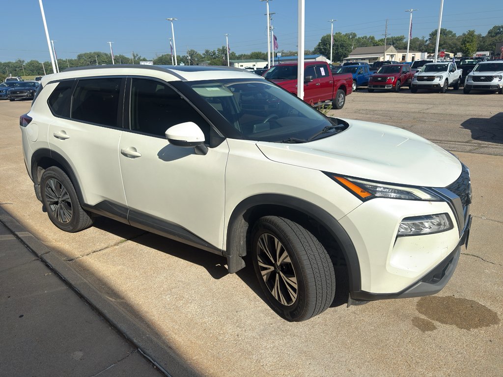 Used 2022  Nissan SV image 8