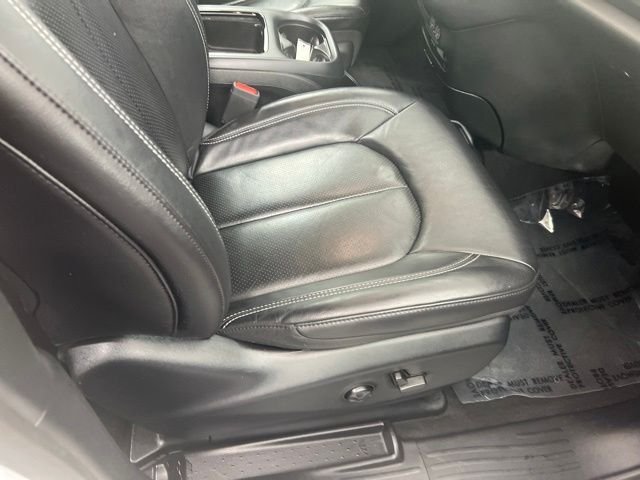 Used 2022 White Chrysler Touring L image 24