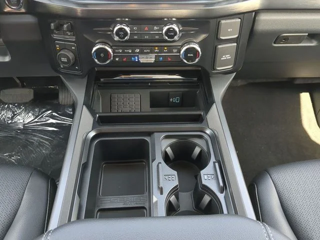 New 2026 Star White Metallic Tri-Coat Ford F-350® Lariat® image 19
