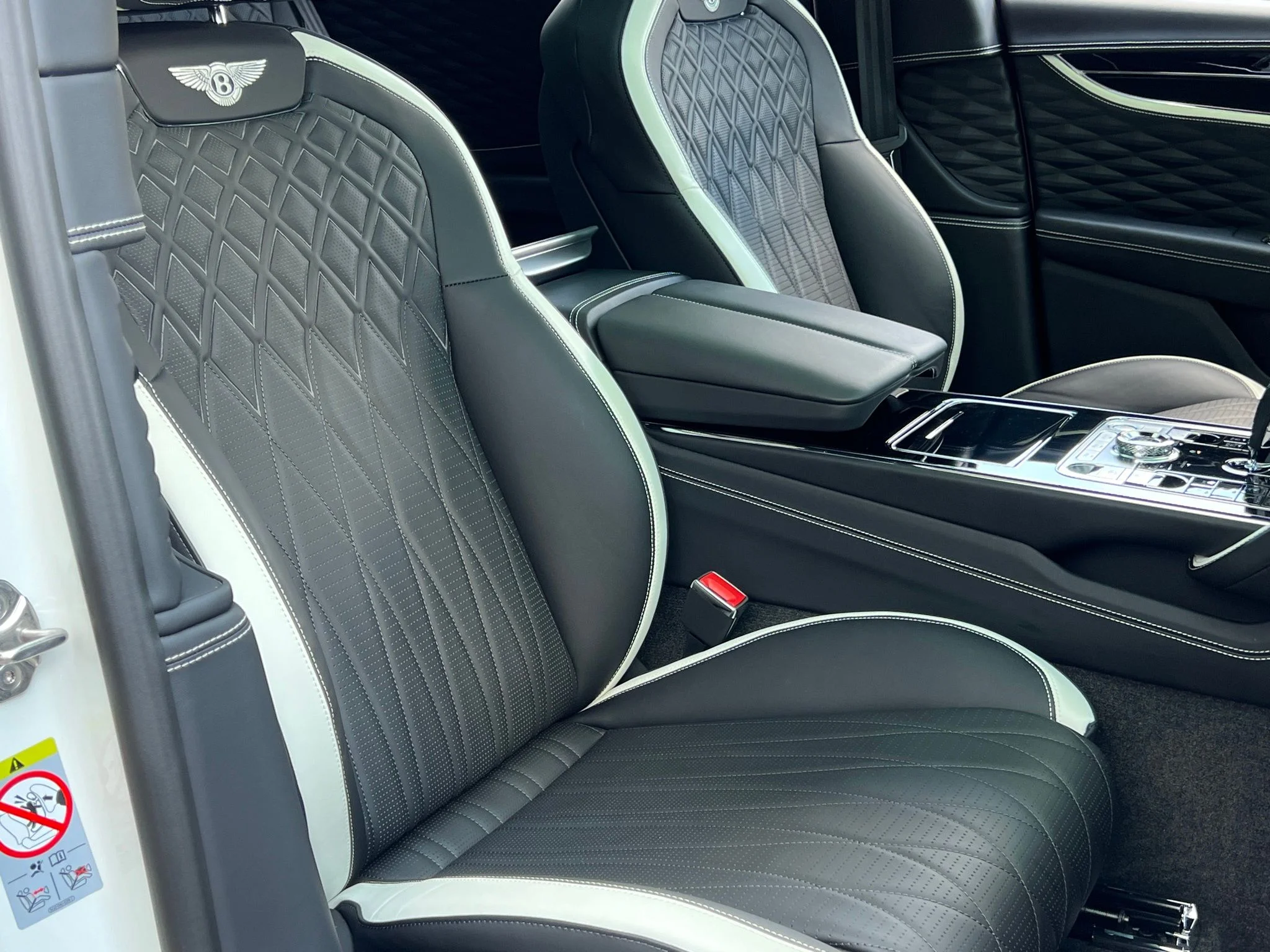 Used 2023  Bentley Speed image 18