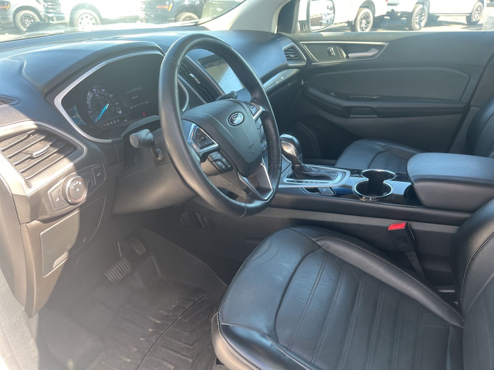 Used 2018 White Ford SEL image 4