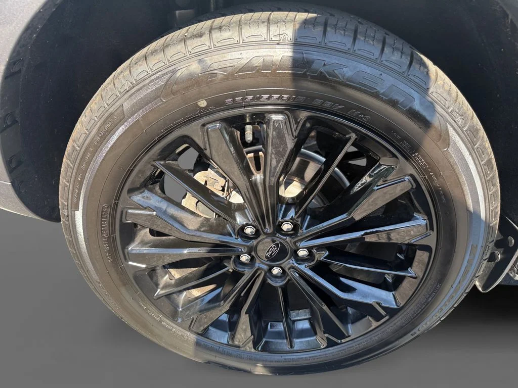 Used 2024 Gray Ford ST-Line Elite image 10