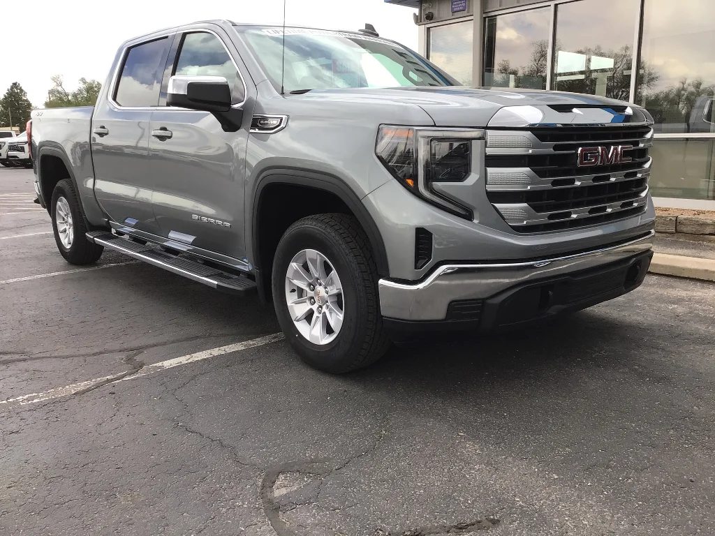 New 2026 Sterling Metallic GMC SLE image 2