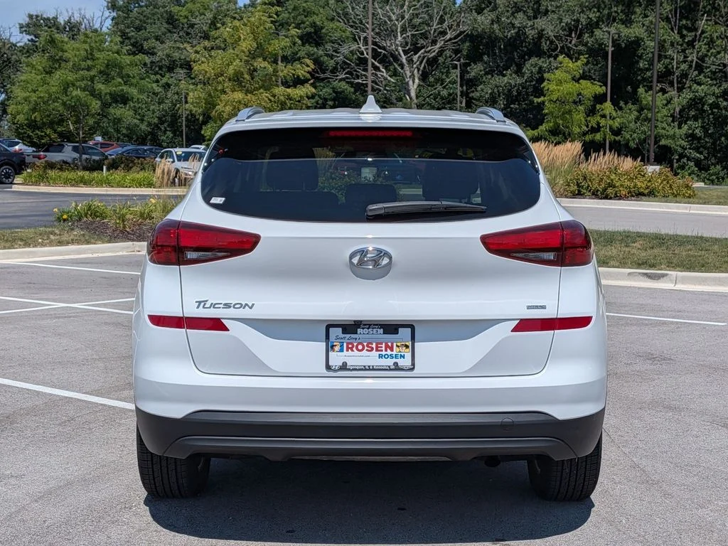 Used 2019 White Hyundai Value image 6