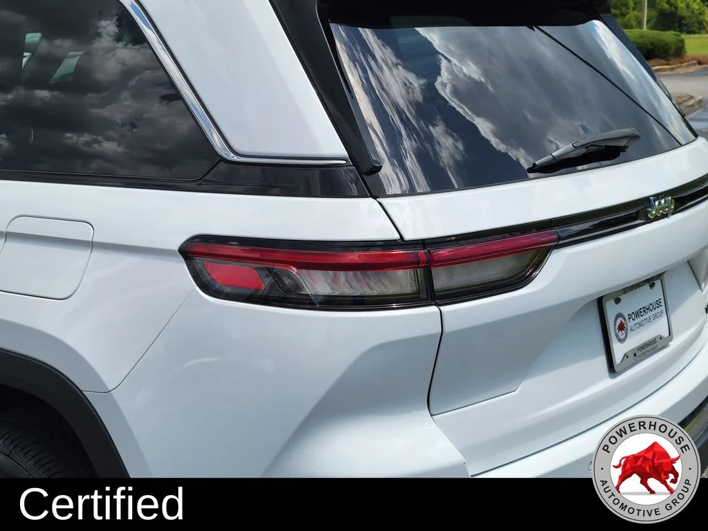 Used 2024 White Jeep Limited image 12