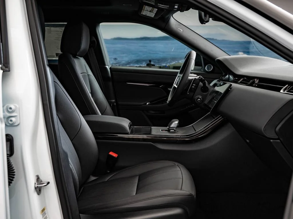 New 2026 Fuji White Land Rover Dynamic image 25