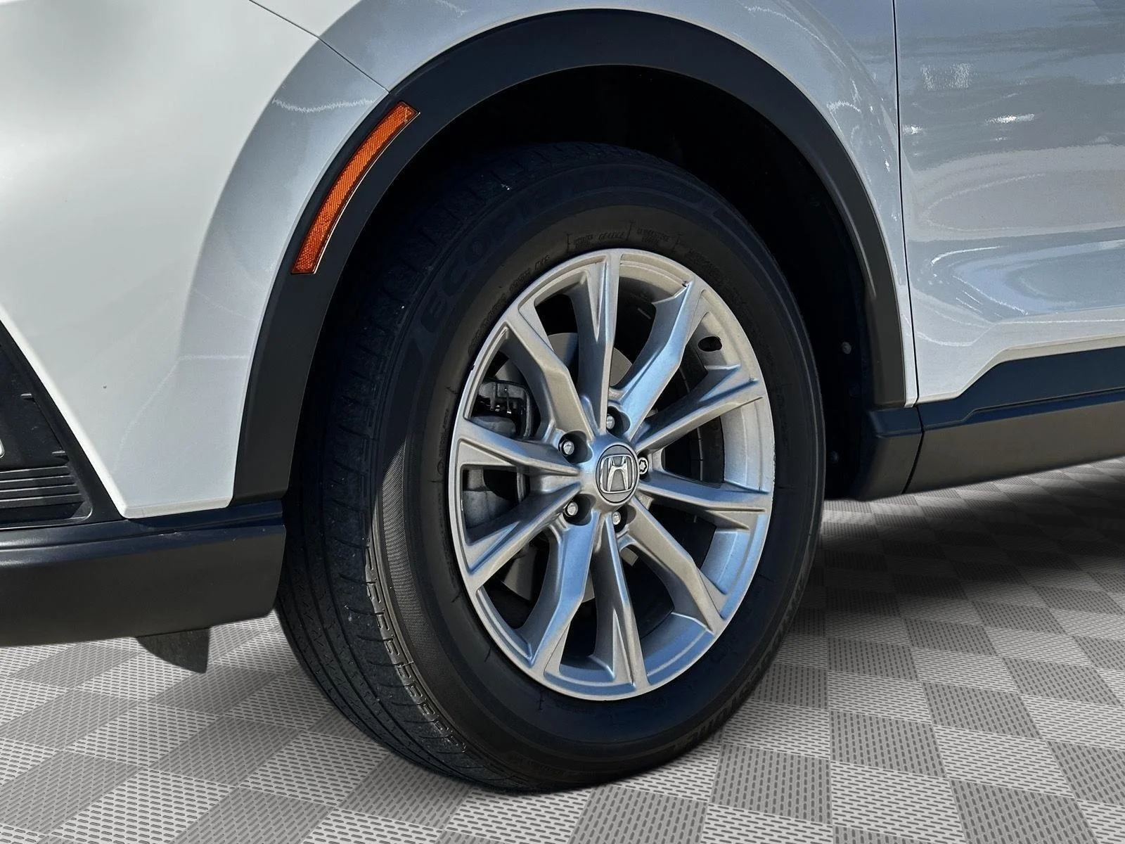 Used 2024 Platinum White Pearl Honda EX image 8